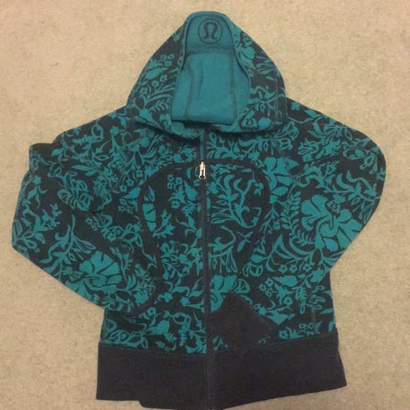 Lulu lemon reversible hoodie - Picture 3 of 3